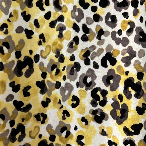 Nine West sleeveless animal print top in yellow, black, gray & white. Size L - Picture 3 of 7